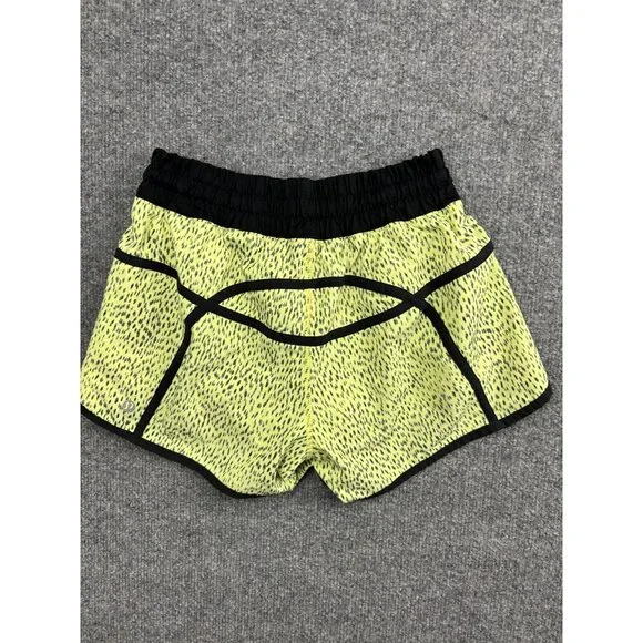 Lululemon Running Shorts Womens 4 Yellow Spotted Lined Zip Pocket 2.5 Inseam - Picture 4 of 6
